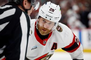 Senators re-sign veteran forward Claude Giroux to one-year contract