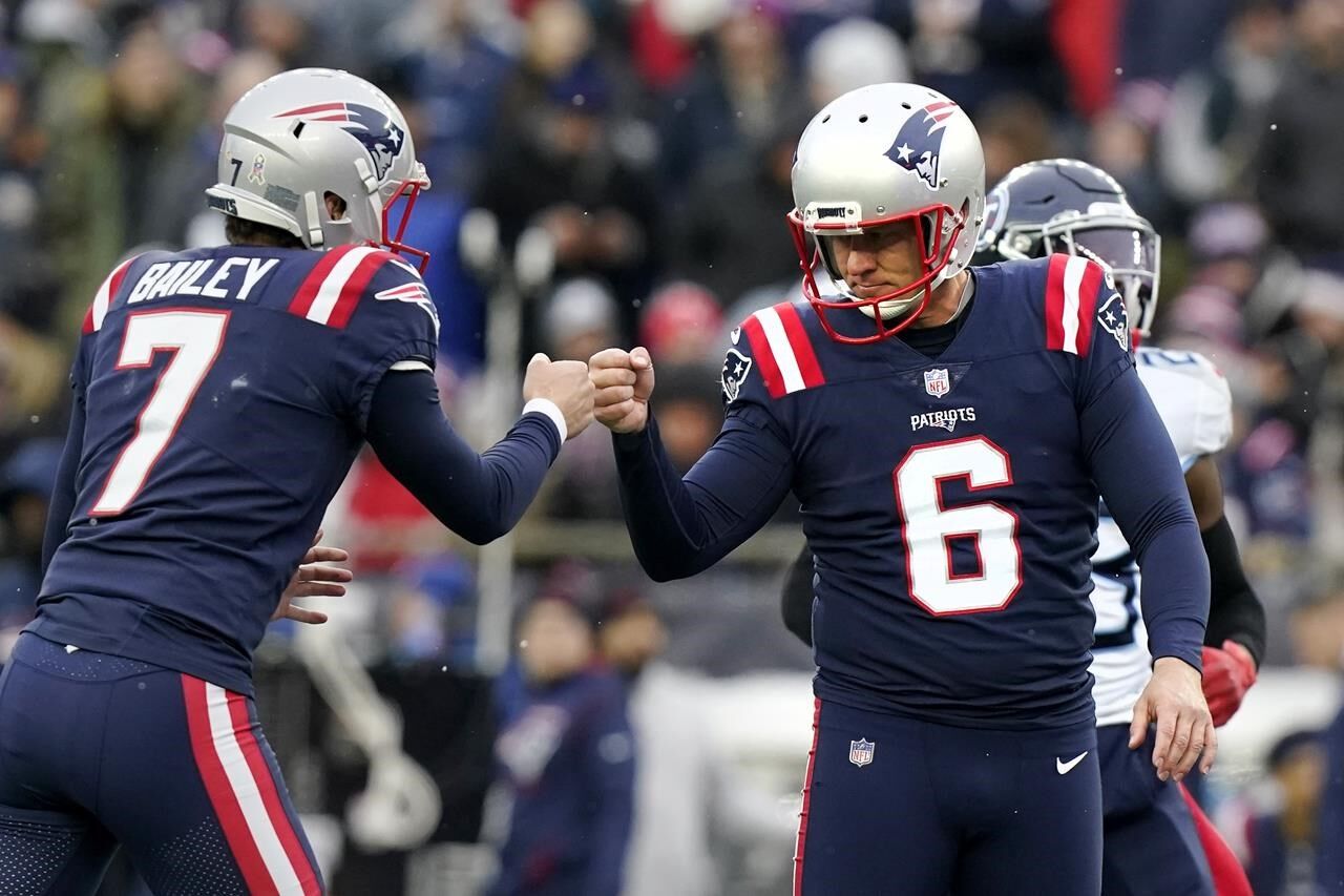 Bills In Familiar Spot Trailing Patriots As Showdown Looms