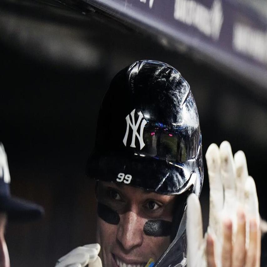Yankees Win in Grand Style on a Long and Wet Day - The New York Times