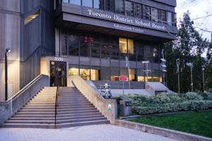 TDSB 在最新裁员中解雇了 200 多名行政人员