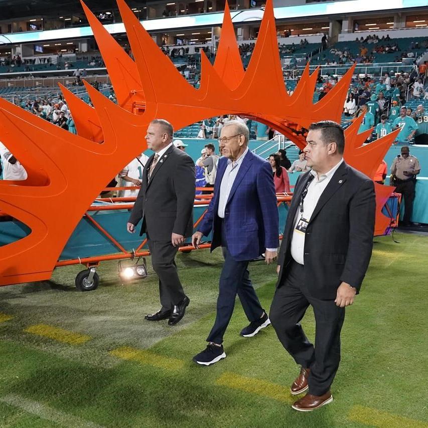 Dolphins celebrate '72 team ahead of Sunday night game