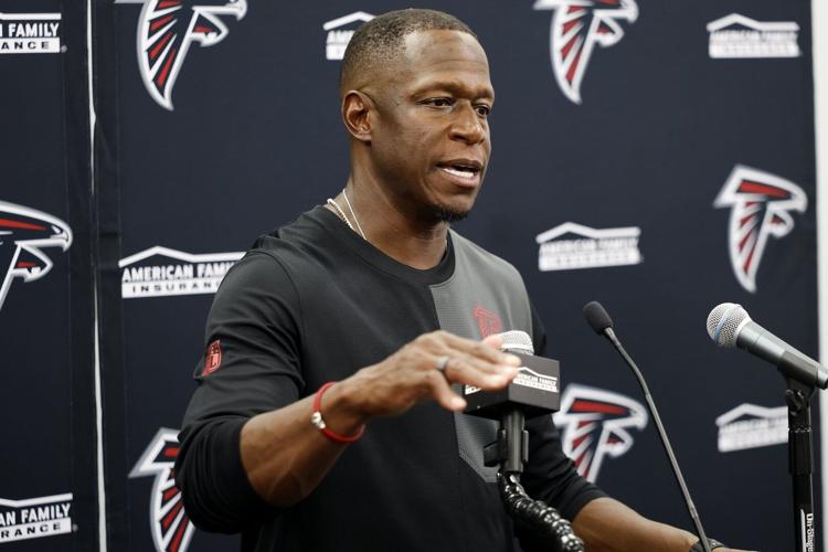 Falcons coach Raheem Morris fires receivers coach Ike Hilliard after shutout loss