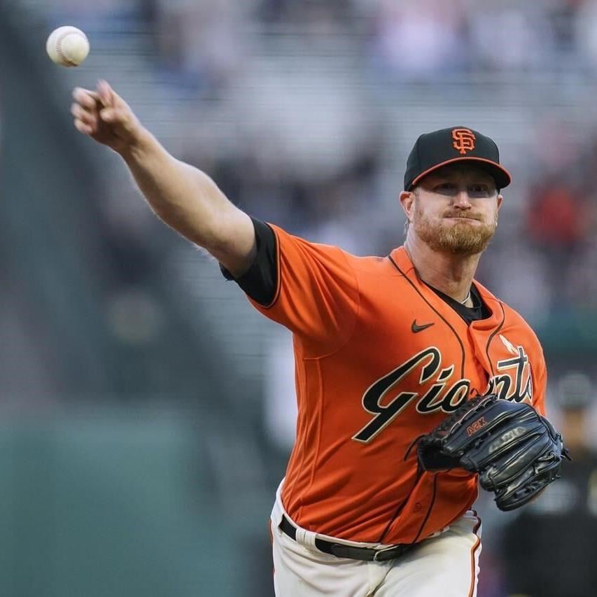 Giants rout Phillies 13-1, snap seven-game losing streak