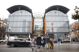 ‘Worth the wait’: Shoppers and vendors enjoy busy opening of new, long-awaited St. Lawrence North Market