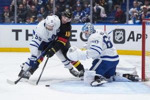 Maple Leafs snap six-game skid with 3-2 shootout win over Canucks