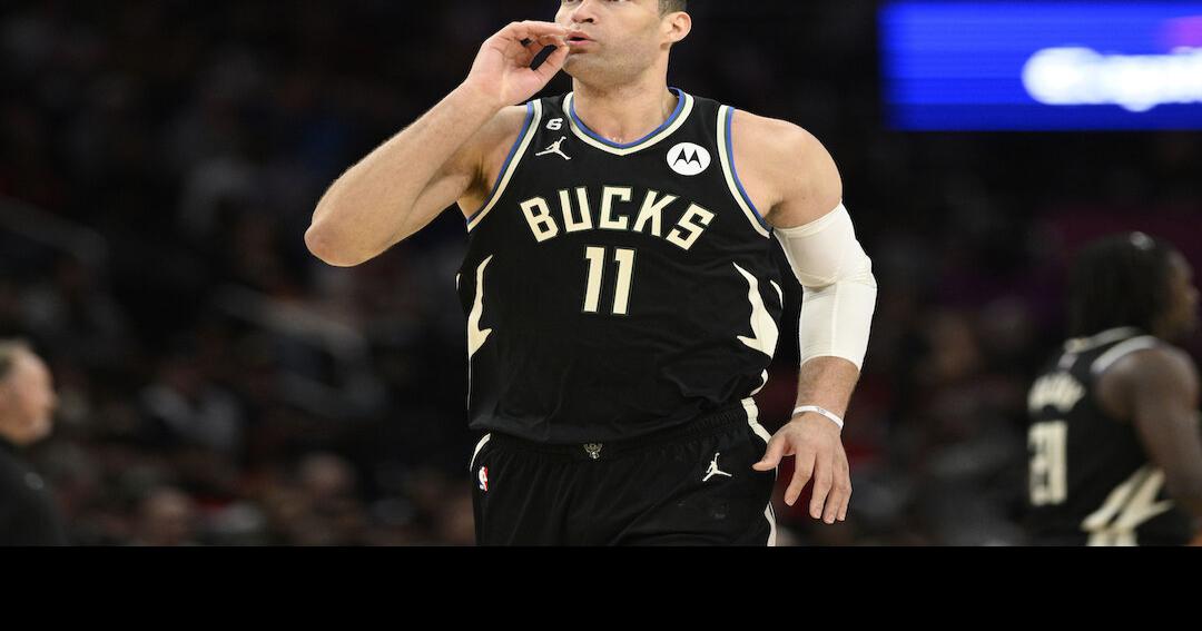 Bucks vs. Raptors samegame parlay picks Pick Milwaukee and the under