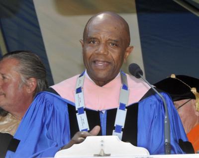 Wheaton College President Checks In At 226 In List Of College President Salaries Local News Thesunchronicle Com
