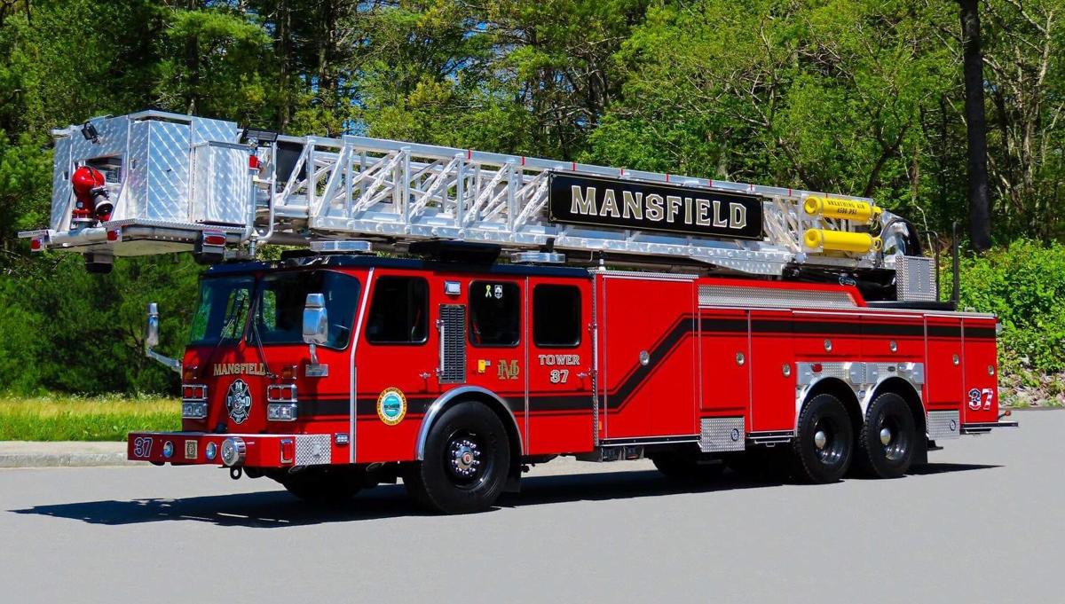 Car fire ignites brush fire on I 95 in Mansfield causing massive