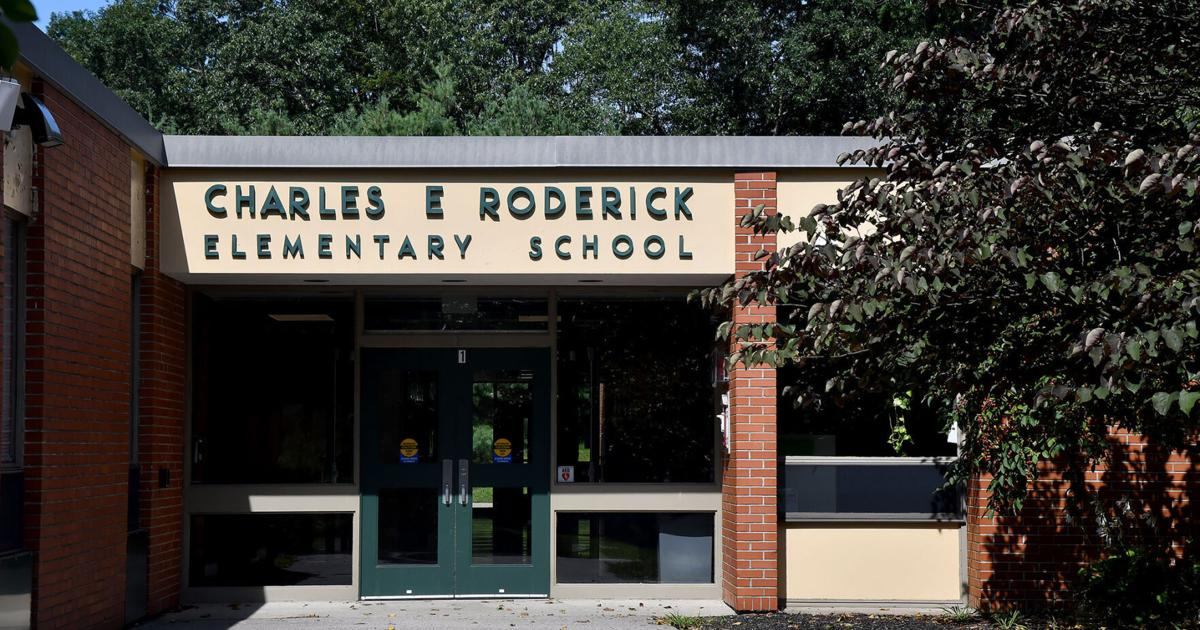 Wrentham town meeting voters overwhelmingly back new elementary school