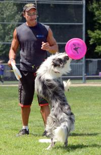 Photos: Mike Piazza brings flying dogs to Pembroke