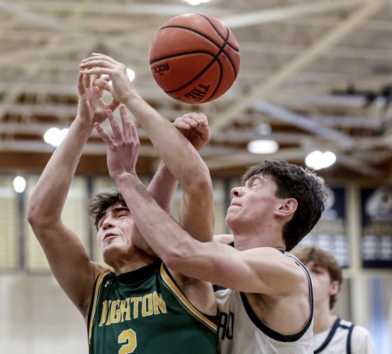 H.S. BOYS BASKETBALL: Foxboro deals Dighton-Rehoboth a rude welcome at ...