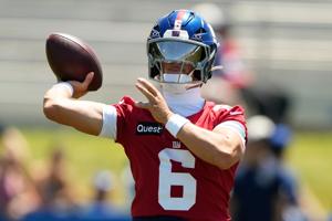 QB Dart looks to prevent another Giants losing season