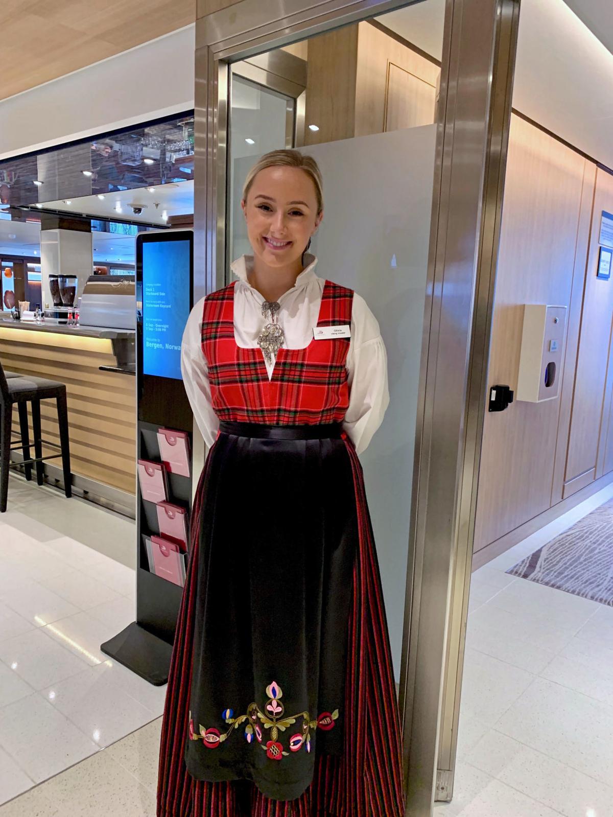 traditional norwegian women's clothing