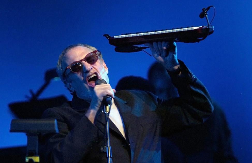 CONCERT REVIEW: Steely Dan and Doobie Brothers bring vocal harmonies to the stag...