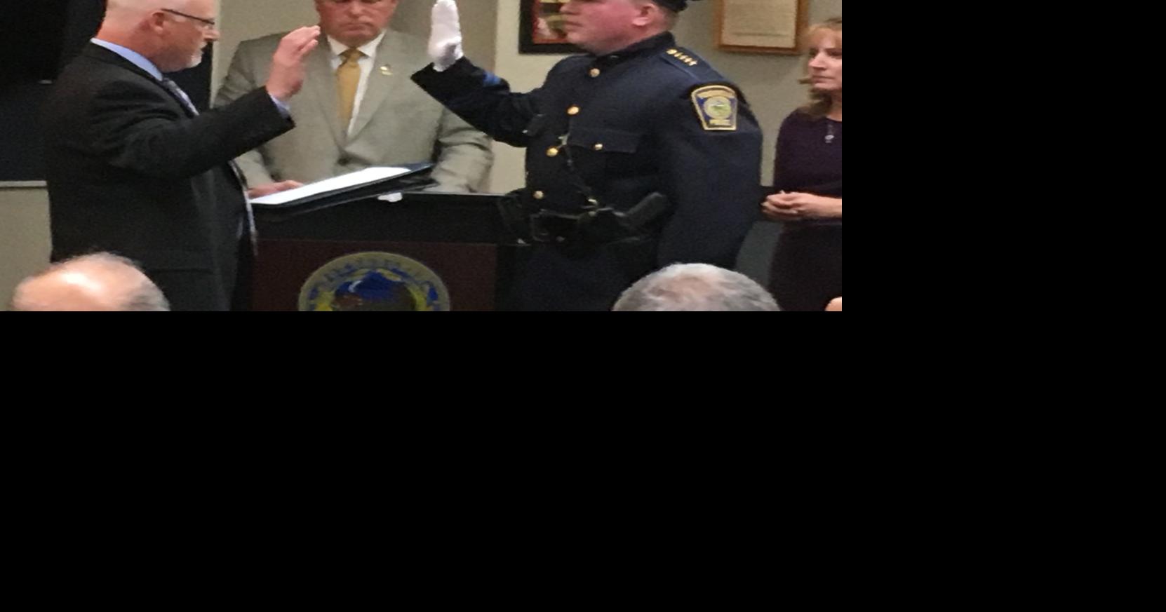 New police chief sworn into office | Local News | thesunchronicle.com