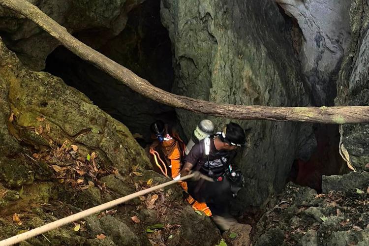 Heavy rains threaten to delay search for 2 people still missing in Laos ...