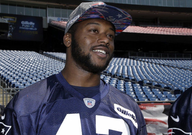 Jerod Mayo Drawn Toward The Latest Patriots Linebacker In No. 51