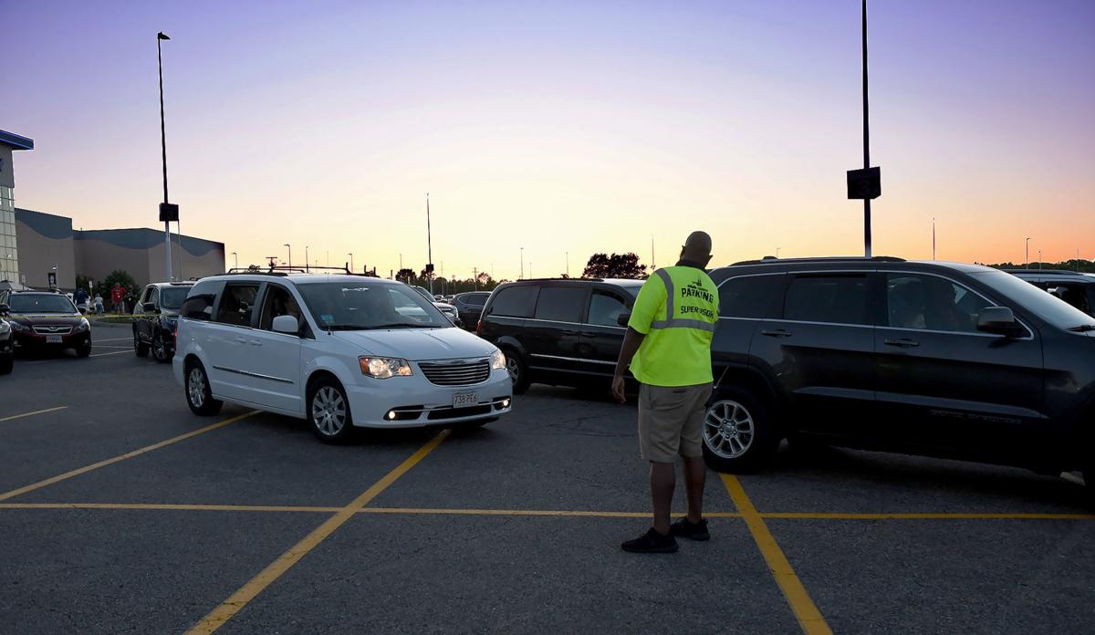 Drive In Movie Scene At Patriot Place A Hit With People Seeking Safe Outlet For Entertainment Local News Thesunchronicle Com