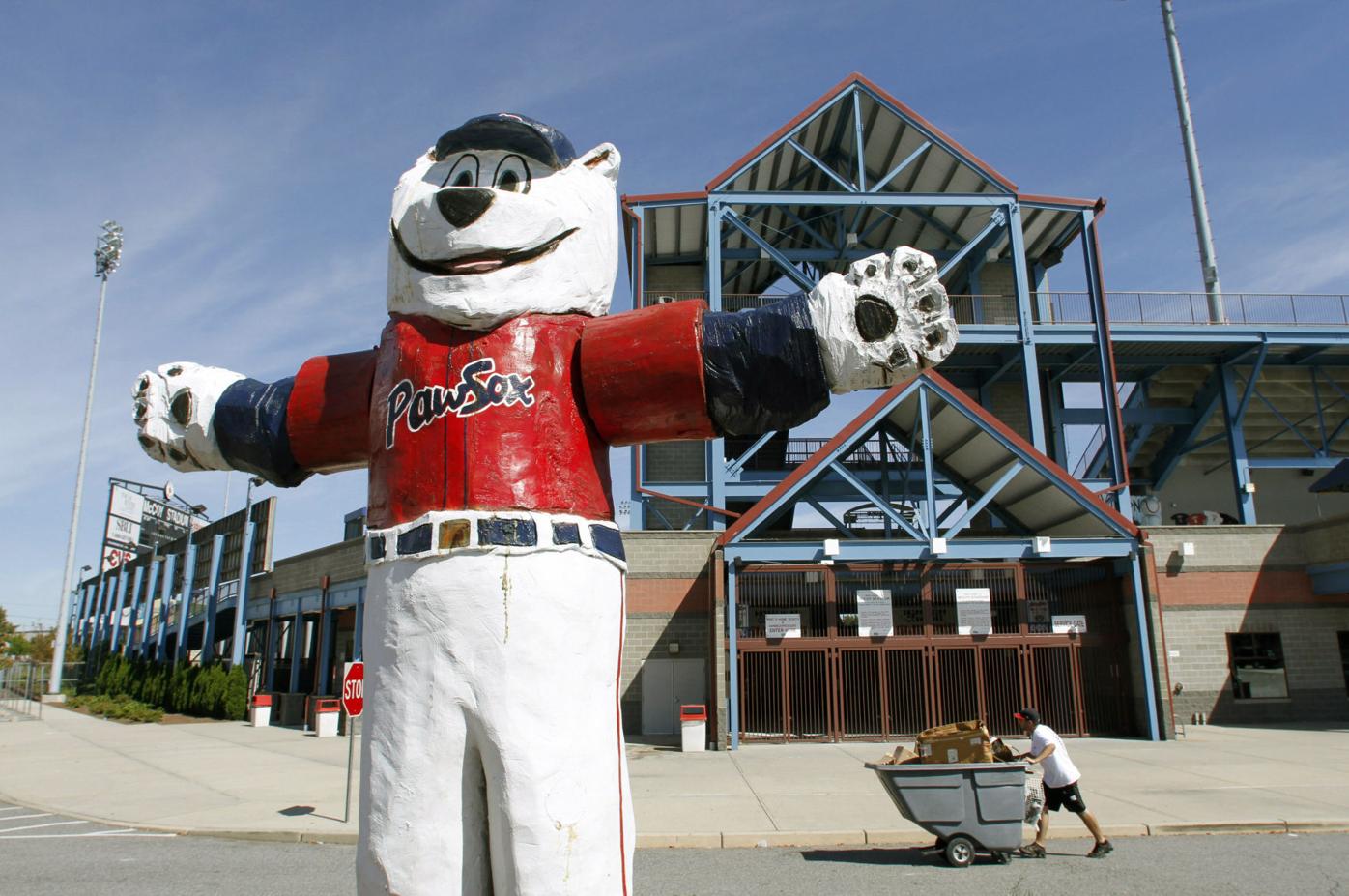 YOUNG: Give the WooSox a chance, Local Sports