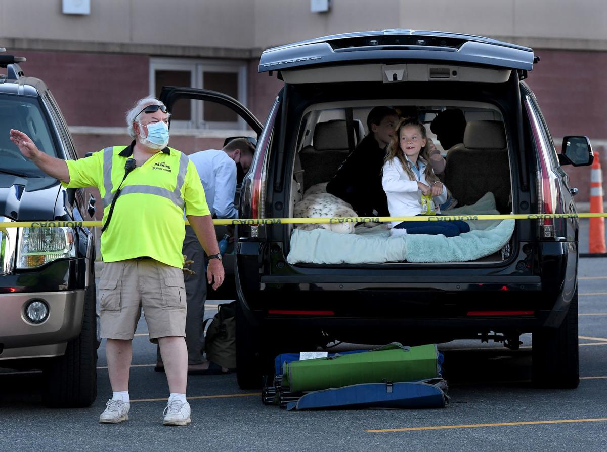 Drive In Movie Scene At Patriot Place A Hit With People Seeking Safe Outlet For Entertainment Local News Thesunchronicle Com