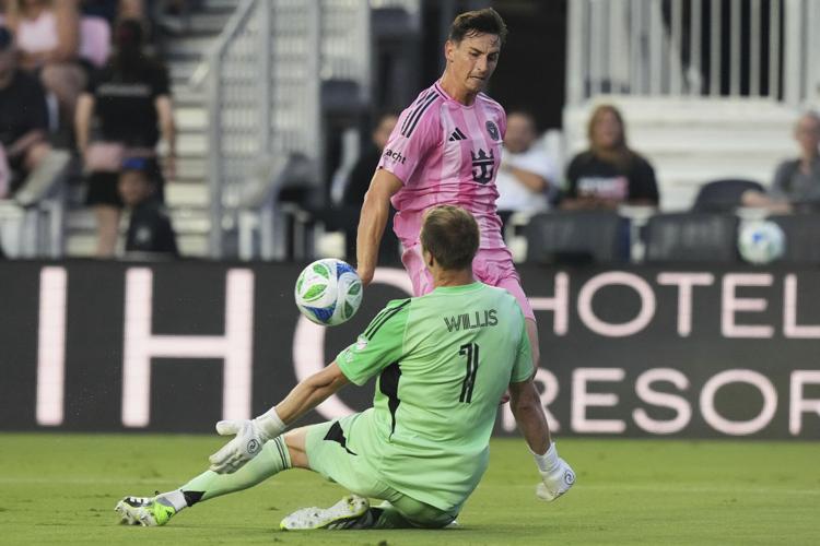 Messi has 5th straight multi-goal game as Miami snaps Nashville’s