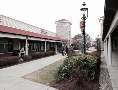 Midnight Madness smooth at Wrentham Village Premium Outlets, but gridlock  later in the day, Local News