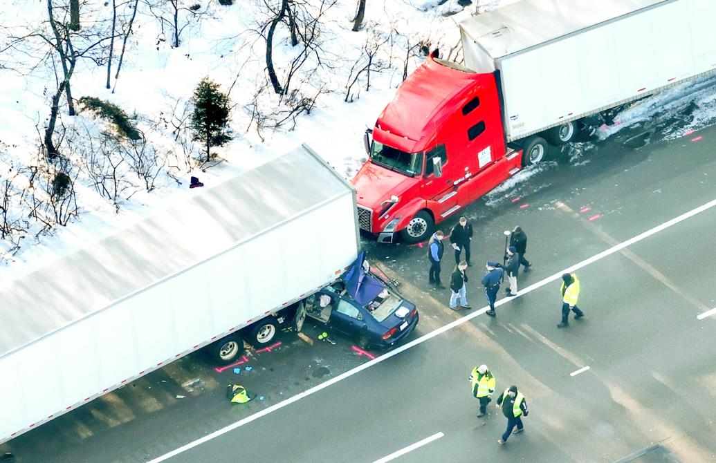 Police searching for truck driver who fled fatal crash on I-95 in ...