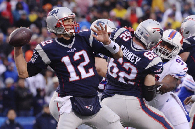 Brady Throws For 466 Yards, Leads Patriots Past Bills 40-32