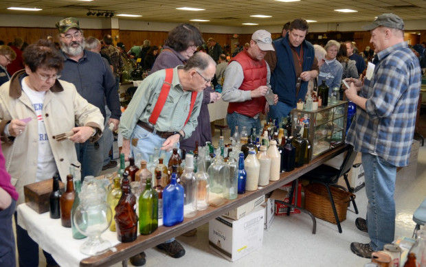 Little Rhody Bottle Club show in Attleboro draws hundreds on the hunt