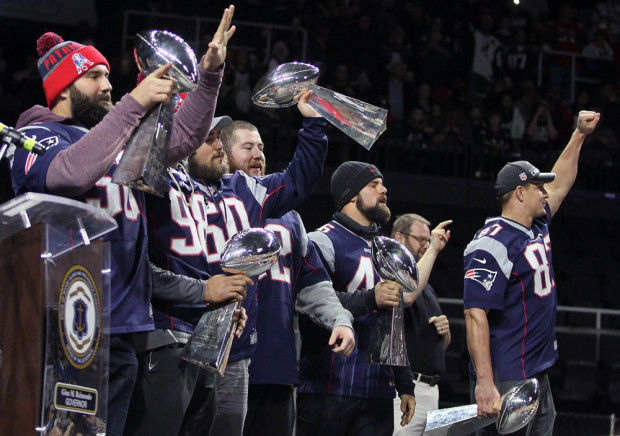 Get your picture taken with Patriots' 6th Vince Lombardi Trophy