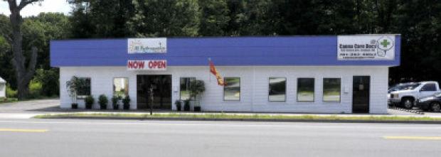 Street Beat Seekonk Complex Houses Businesses Related To Medical Marijuana Industry Local News Thesunchronicle Com