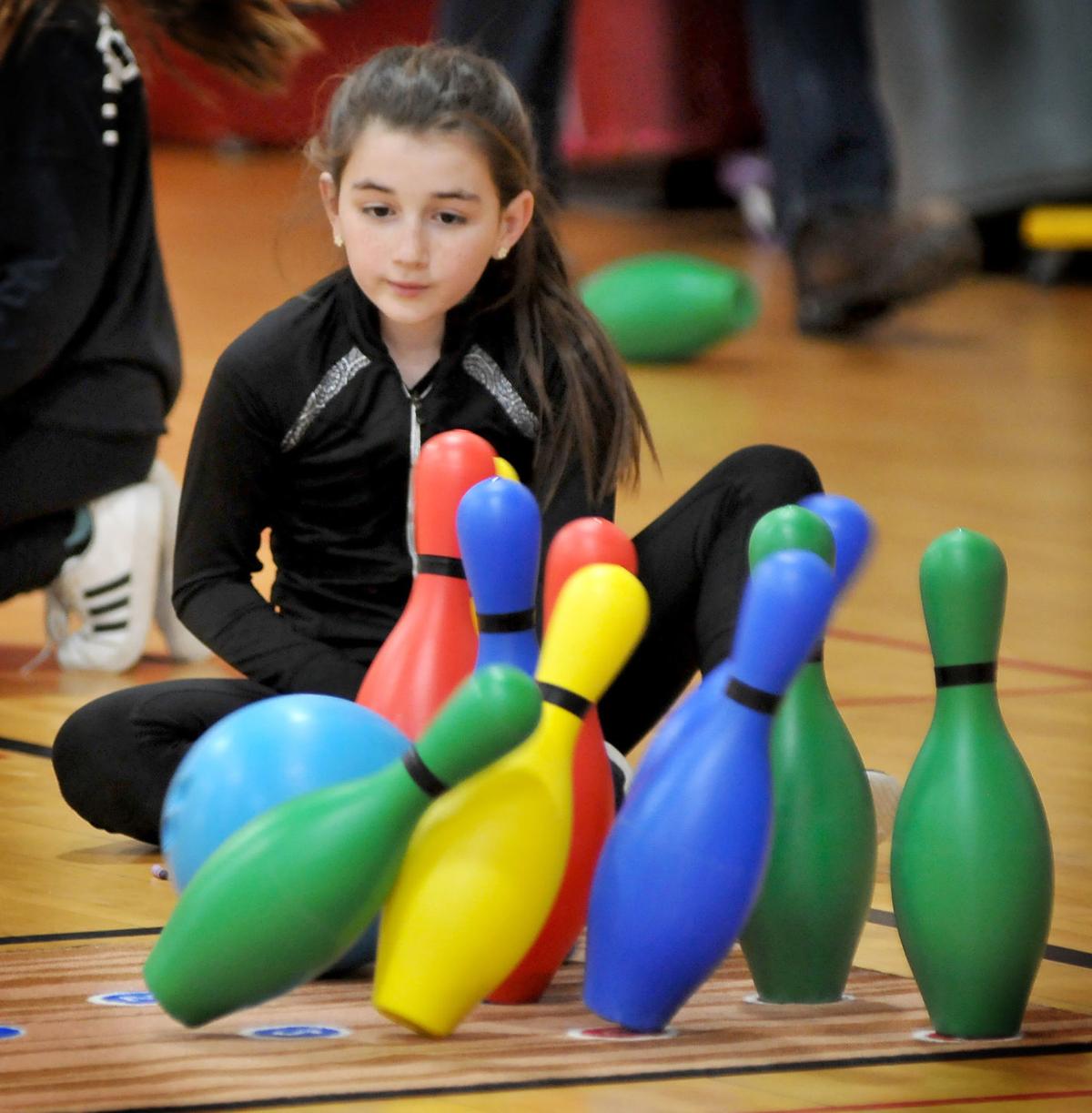 North Attleboro Students Bowled Over By New Gym Lesson Local News Thesunchronicle Com