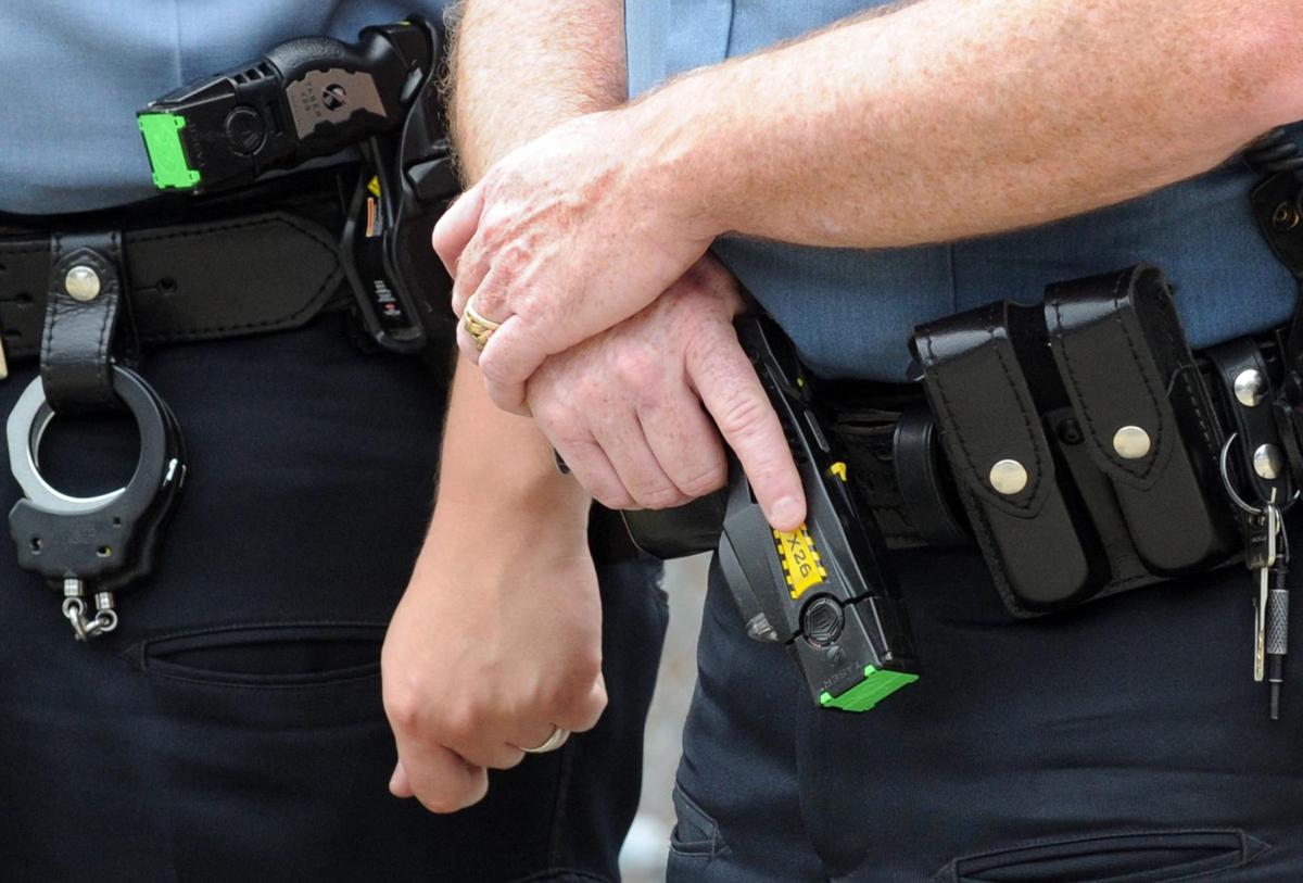 Stun guns legal, SJC rules; police chiefs mull response Local News