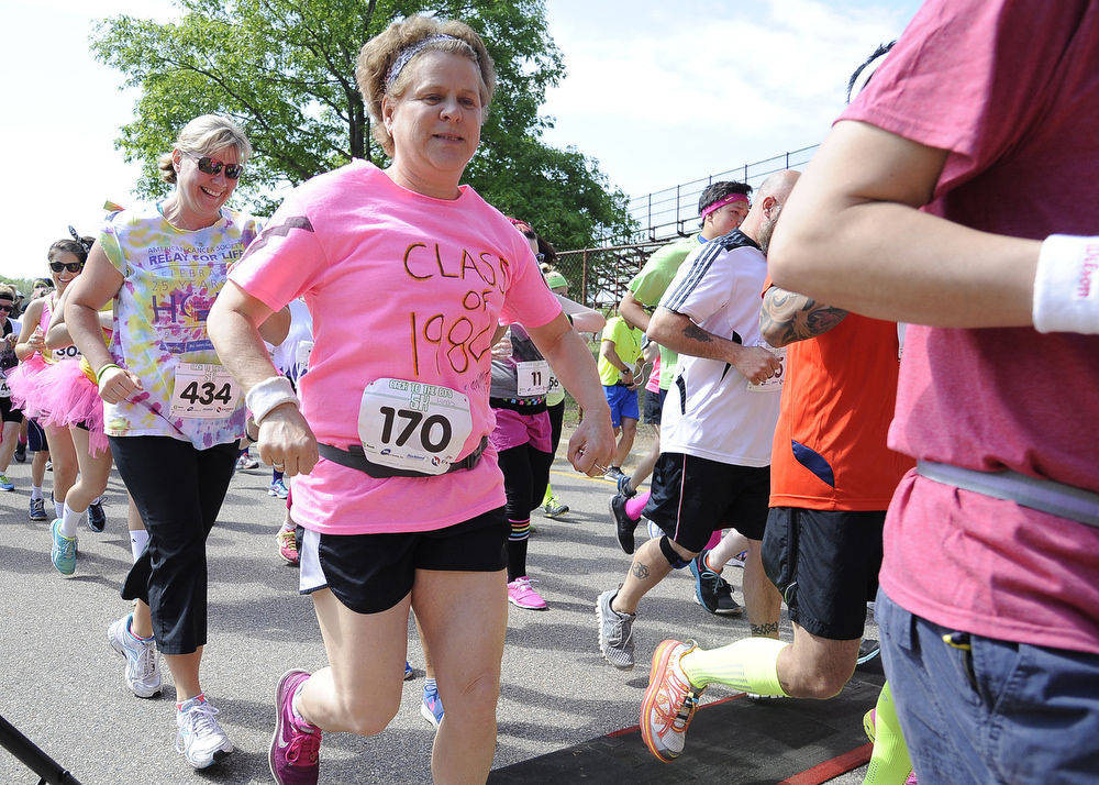 Back to the 80's Road Race | Gallery | thesunchronicle.com