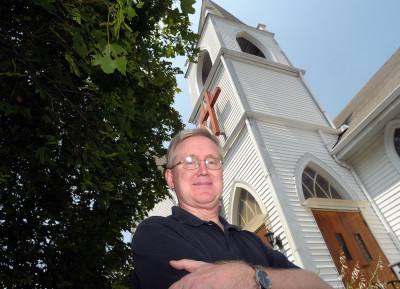 One pastor, two churches | Features | thesunchronicle.com