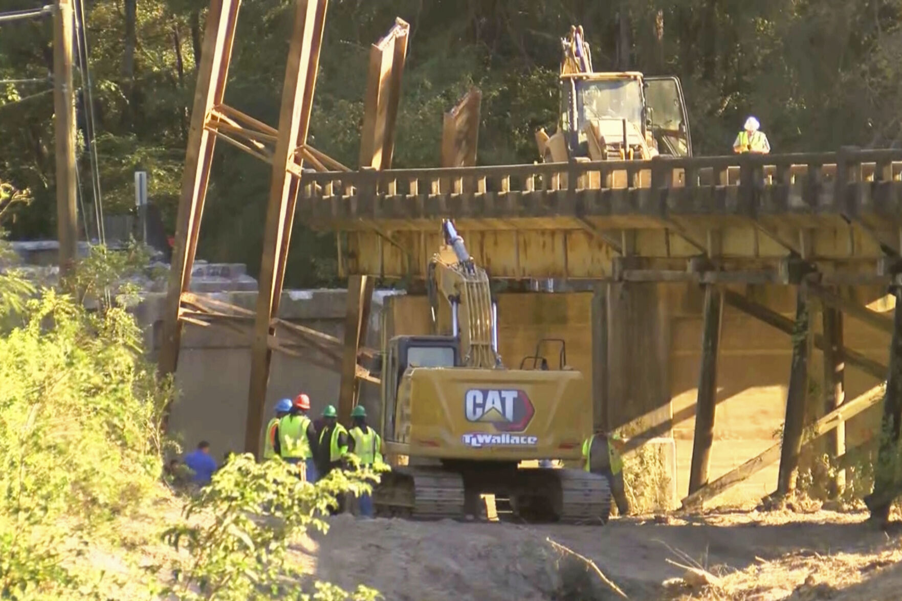 3 Dead And 4 Injured In Collapse Of Mississippi Bridge Being Prepped ...