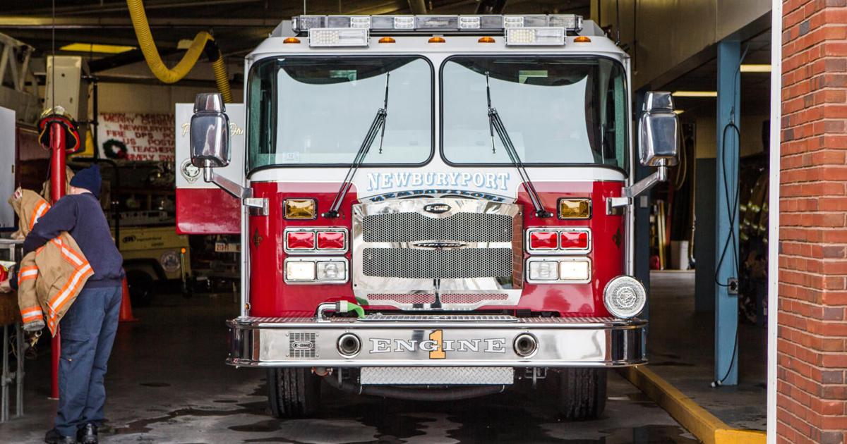 Explosion rips roof off pharmaceutical plant; worker missing thumbnail