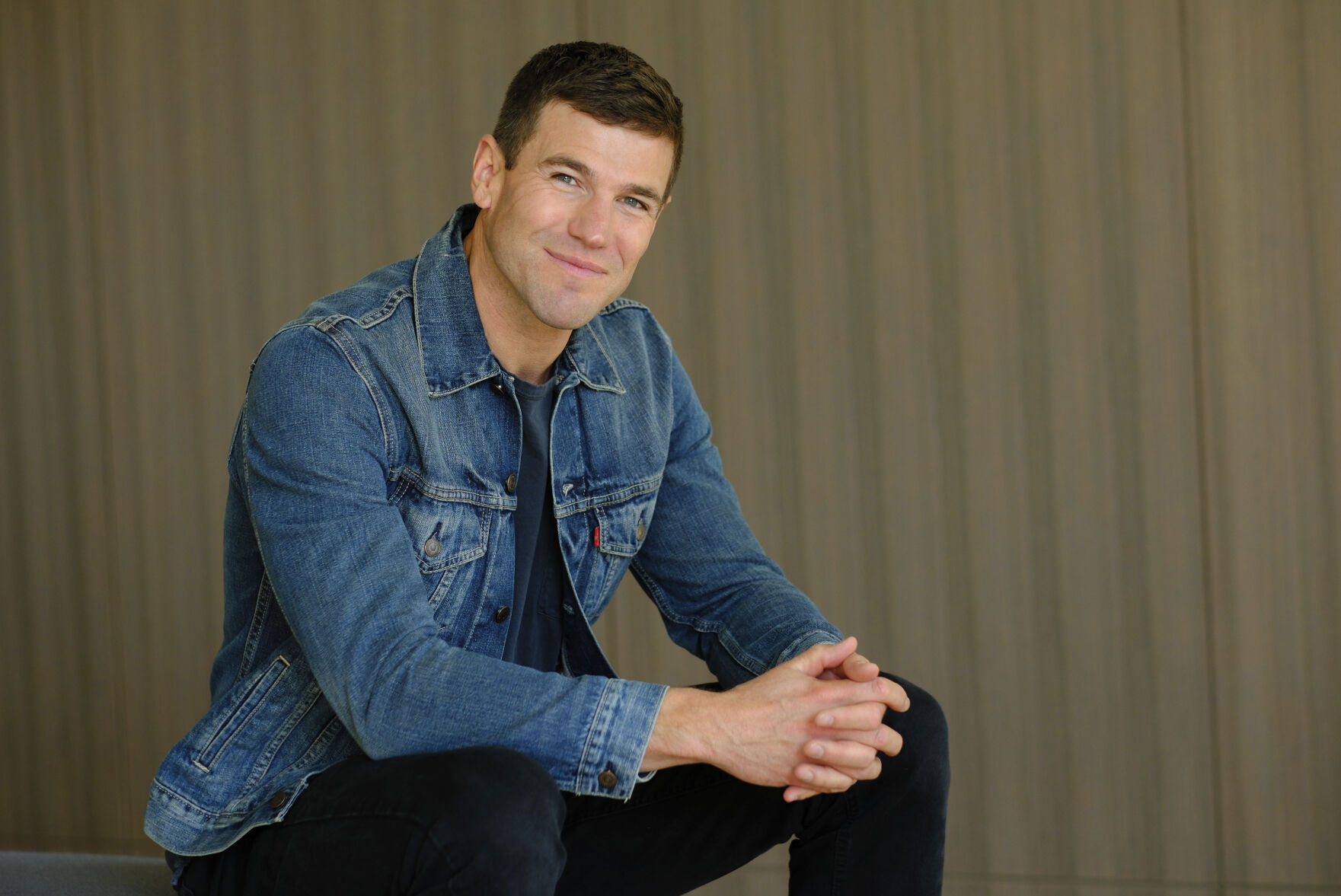 Austin Stowell Is Emotional About Playing Stoic Jethro Gibbs In 'NCIS ...