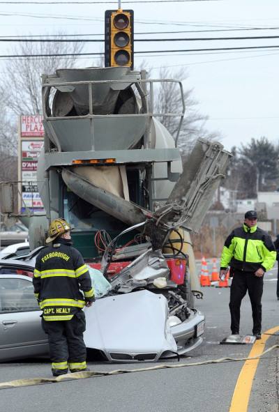 Deadly crash in Foxboro | Local News | thesunchronicle.com