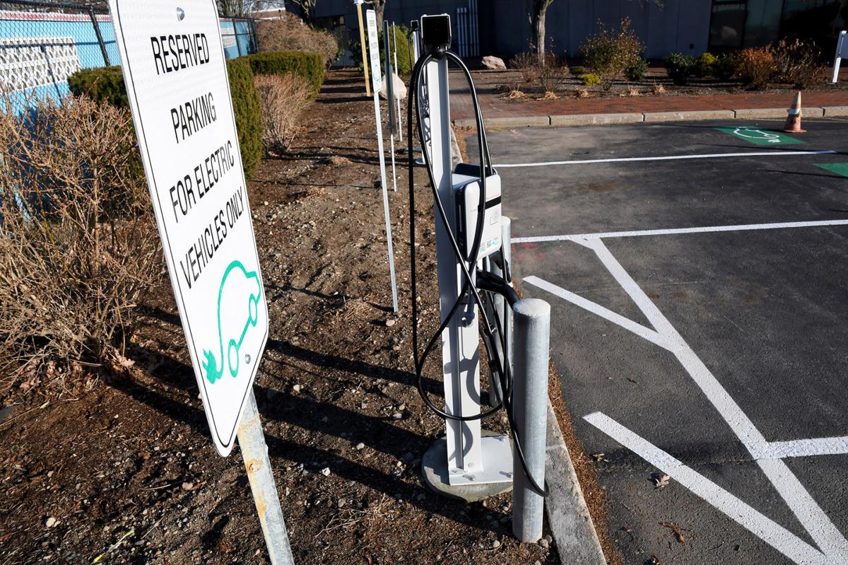 drivers-of-electric-vehicles-will-soon-have-more-stations-in-attleboro