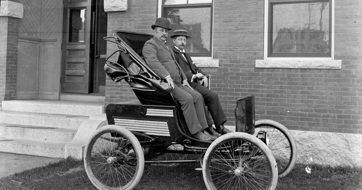 mossberg-made-electric-cars-in-attleboro-near-turn-of-the-century