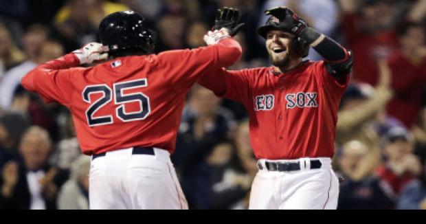 Mike Napoli becomes first Red Sox player to homer, steal home in