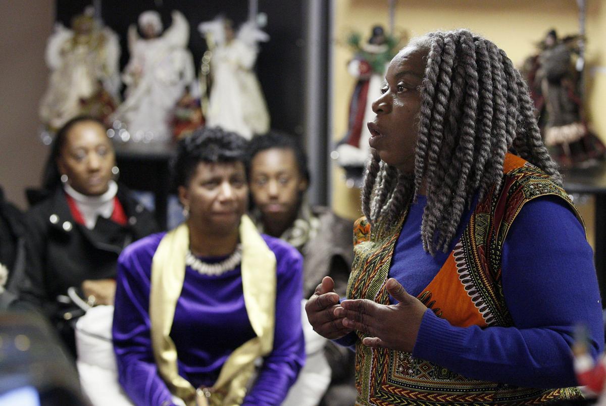 Community Unity At Kwanzaa Celebration Local News Thesunchronicle Com