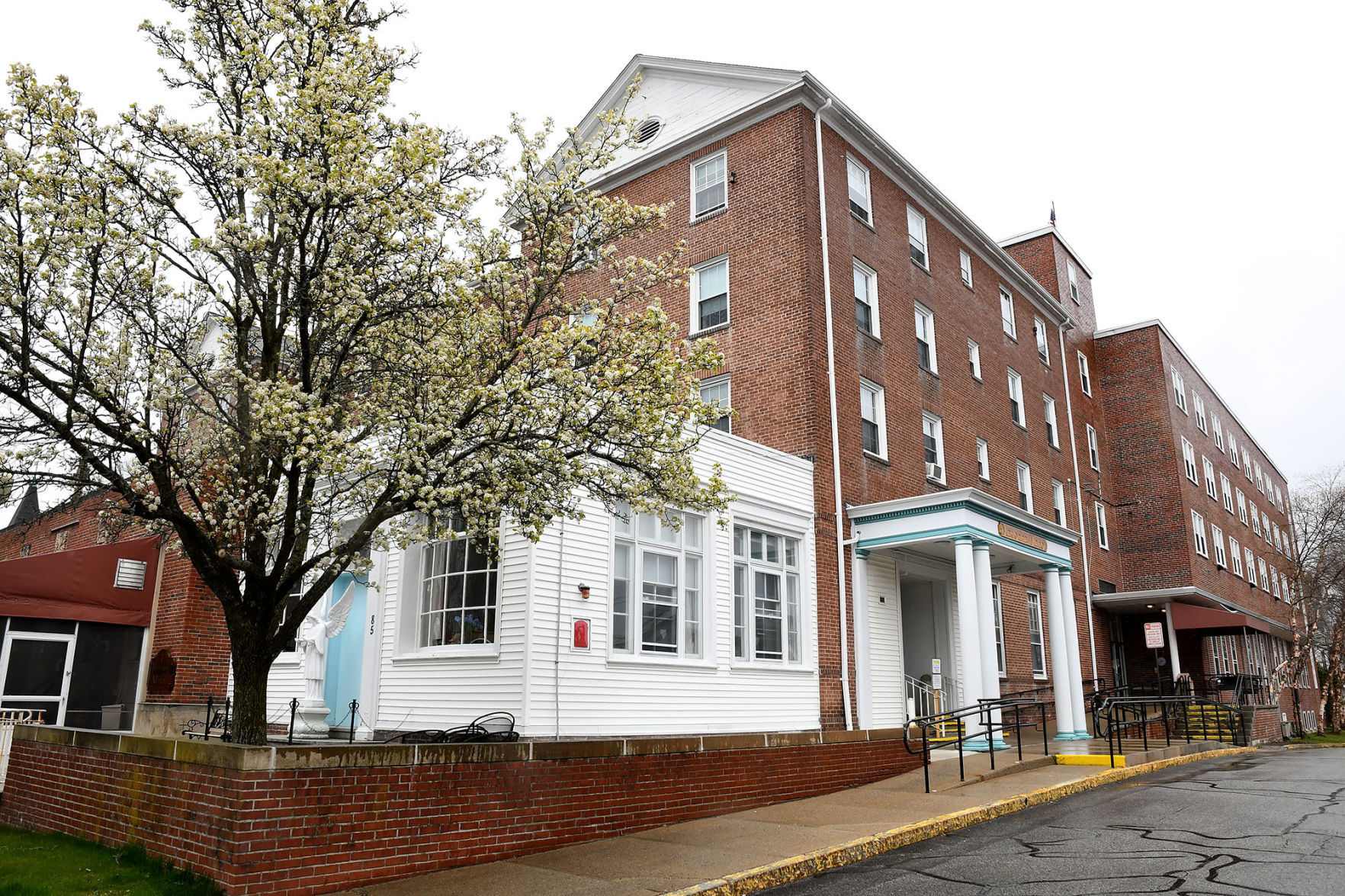 hillside manor nursing home washington in