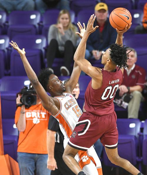 Carolina Basketball Lawson S 20 Leads South Carolina To 67 54 Win At Clemson Clemson Tigers Thetandd Com
