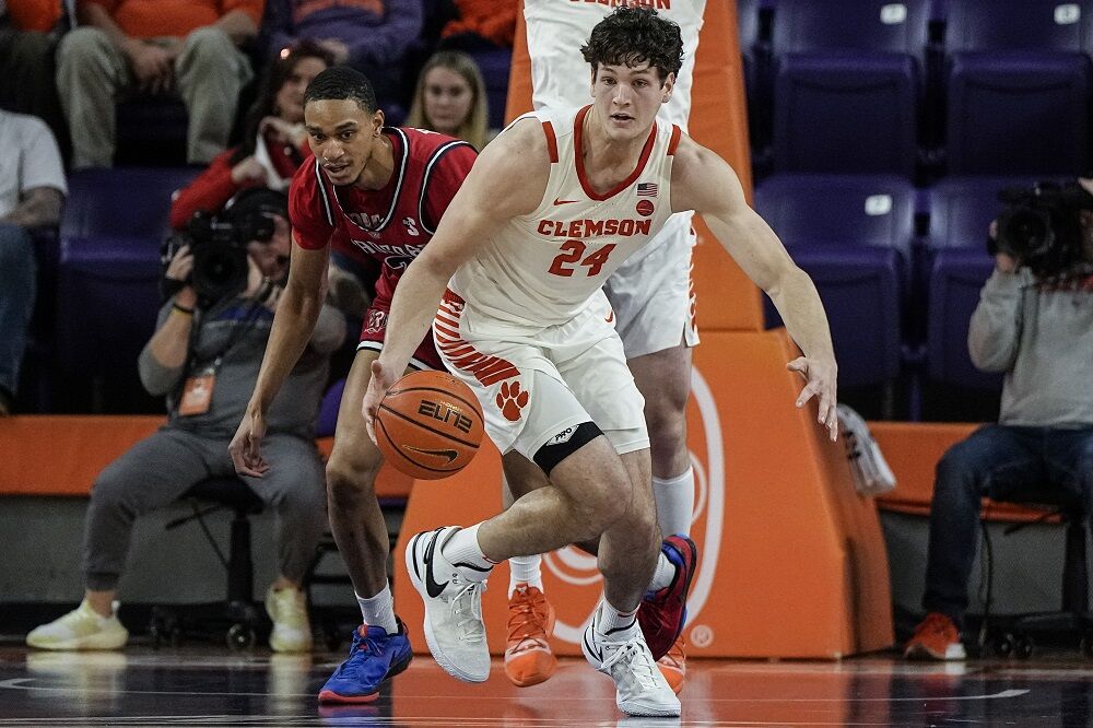 No. 18 Clemson Closes Non-conference Play With Win Over Radford