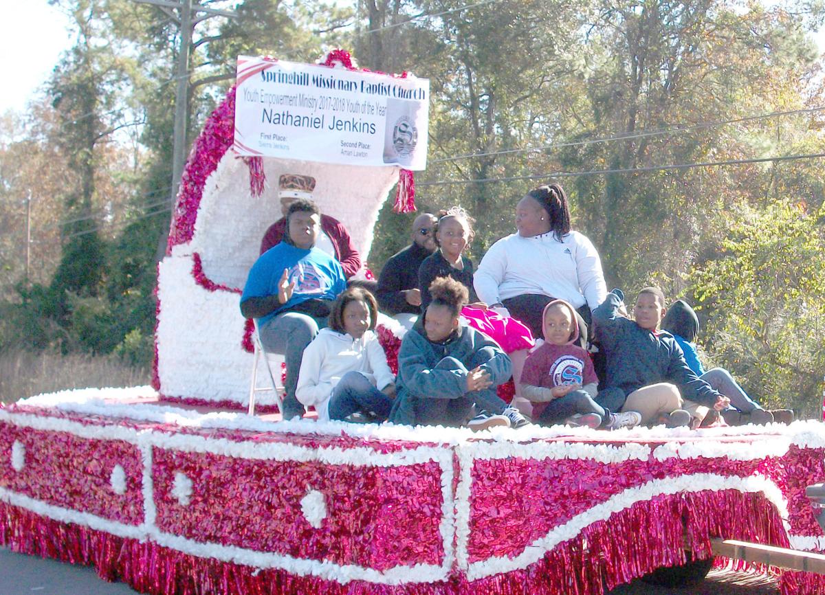 Eutawville Thanksgiving Day Parade draws hundreds Local