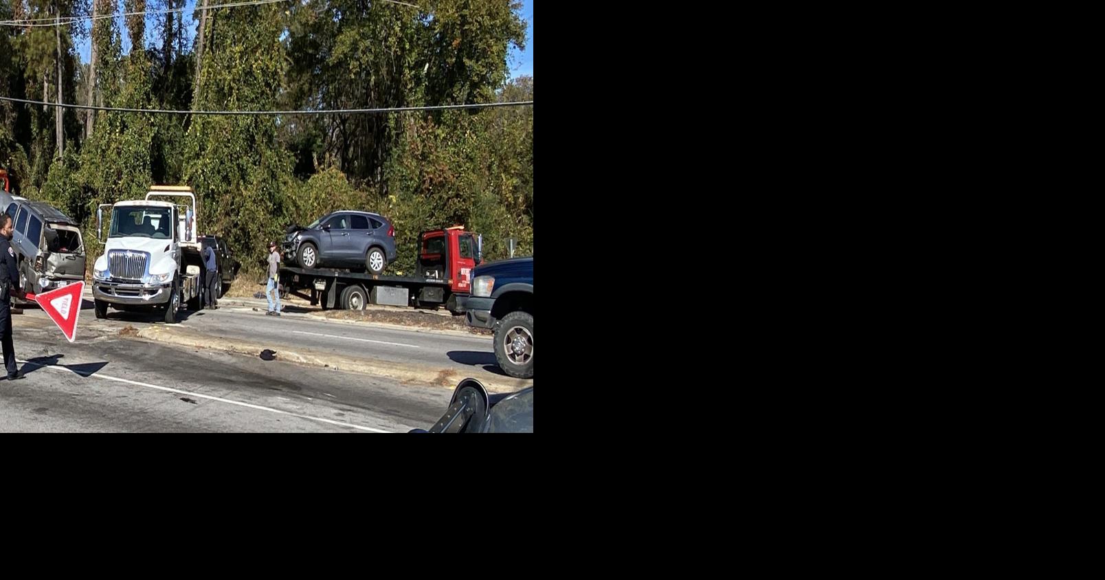 ‘I got hit and my airbags blew’ 4 vehicles crash at busy