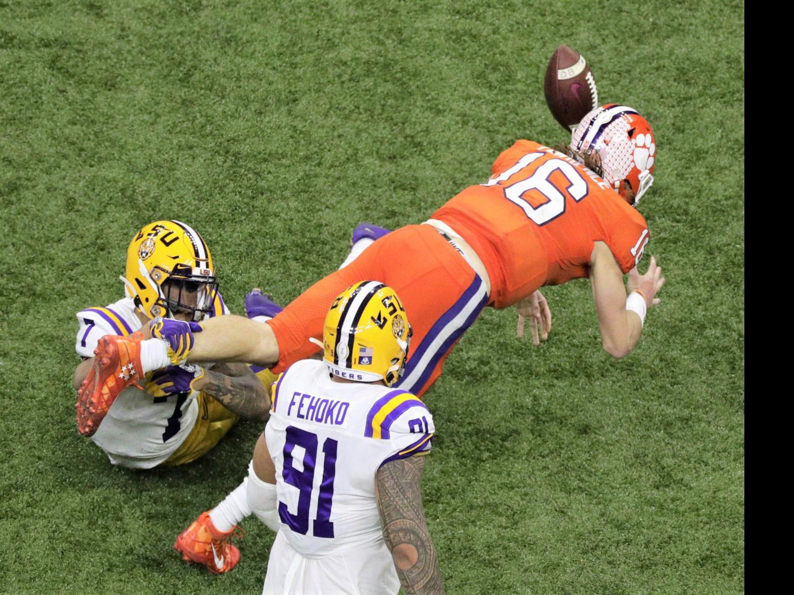 Clemson Football Adversity Will Make Lawrence Better Clemson Tigers Thetandd Com