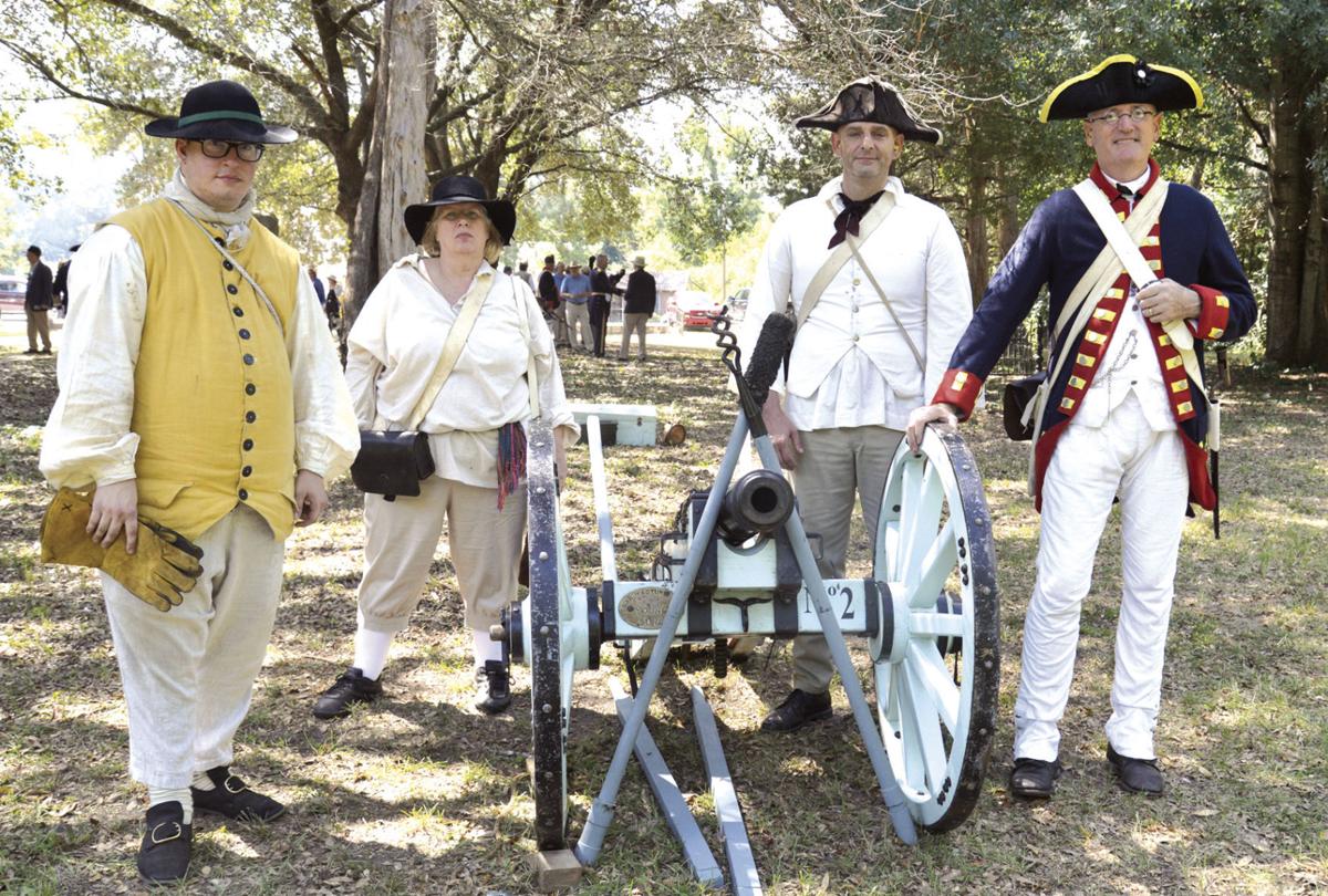 Re-enactors and cannon (copy)